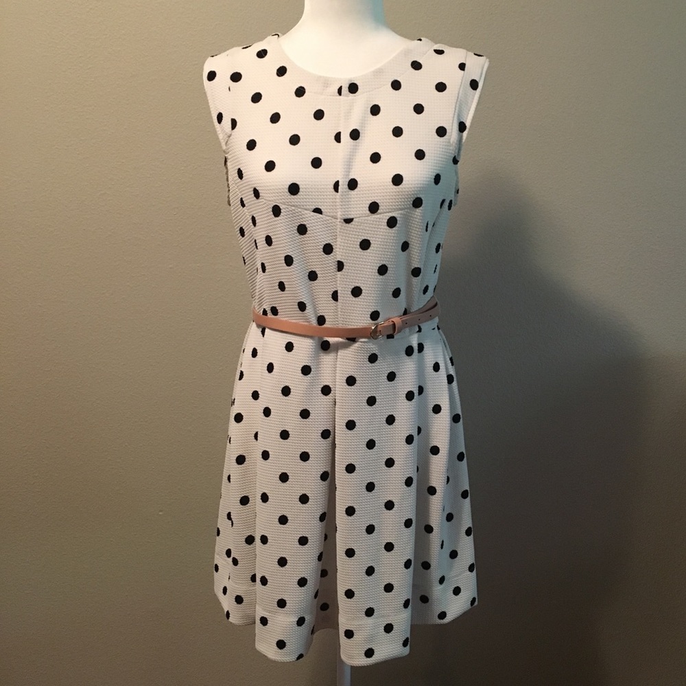 CITY TRIANGLES | Polka Dot Dress